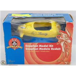 SEALED VINTAGE LOONEY TUNES CAR