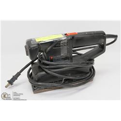 BLACK & DECKER SANDER