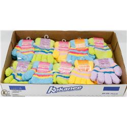 FLAT OF KIDS GLOVES AND MITTS