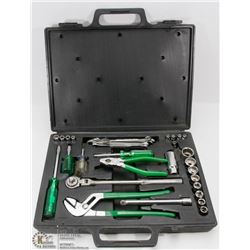 31 PC TOOL SET IN CASE.