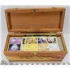 Image 1 : WOOD BOX WITH APPROX 400 POKÉMON CARDS VARIOUS