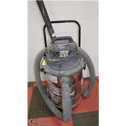SHOP-VAC 6.5PEAK HP VACUUM WITH ACCESSORIES