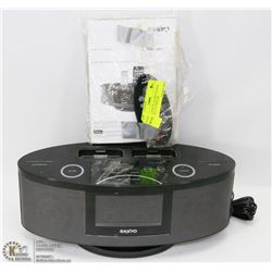 SANYO DIGITAL ALARM CLOCK & DOCKING STATION FOR