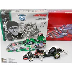 22) JOHN FORCE ACTION DIE CAST 2003 -3 STOOGES CAR