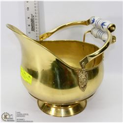 ANTIQUE BRASS COAL SCUTTLE WITH DELFT HANDLES