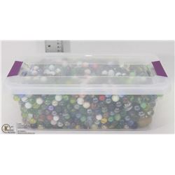 TOTE WITH ASSORTED COLLECTIBLES MARBLES