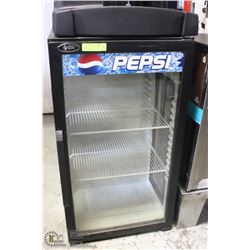 QBD COUNTER TOP GLASS DOOR COOLER 22"X26"X38"H