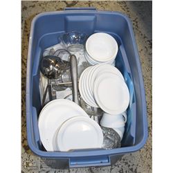 TOTE OF SMALL PLATES AND BOWLS