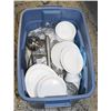 Image 1 : TOTE OF SMALL PLATES AND BOWLS