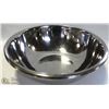 Image 1 : LOT OF THREE 18" STAINLESS STEEL MIXING BOWLS