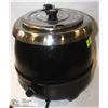 Image 1 : COMMERCIAL SOUP POT