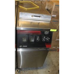 RJ-2000 ELECTRIC FRYER WITH ATTACHMENTS,