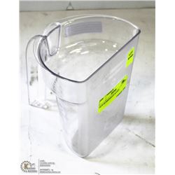 NEW RUBBERMAID SCOOP