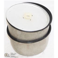 LOT OF TWO 7 CUP NON-STICK 8" DEEP DISH PANS