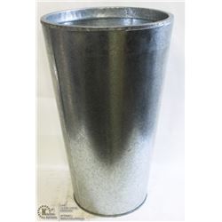 ALUMINUM PLANTER