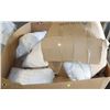Image 1 : PALLET OF NEW PILLOWS