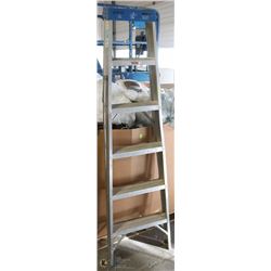 6FT ALUMINUM LADDER