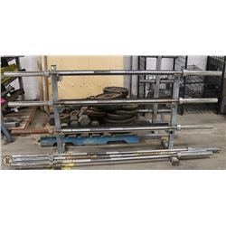 PALLET OF WEIGHTS WITH 2 STANDS AND 6 BARS