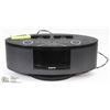 Image 1 : SANYO ALARM CLOCK RADIO WITH IPOD DOCK.