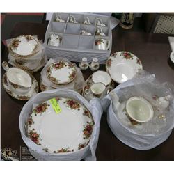 52PC ROYAL ALBERT OLD COUNTRY ROSES DISH SET