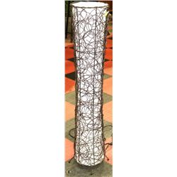 WICKER SHOWHOME FLOOR LAMP