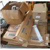 Image 1 : PALLET OF FLUORESCENT LIGHT FIXTURES