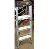 Image 1 : FEATHERLITE 3 STEP LADDER, MODEL #2404