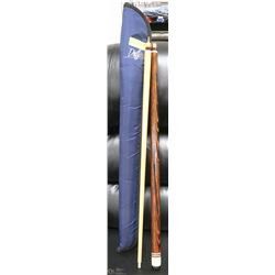 FOLDABLE POOL CUE WITH CASE.