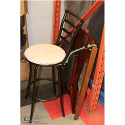 2 WOODEN FOLDING CHAIRS AND 1 HIGHBACK SWIVEL
