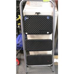 FOLDABLE 3 STEP STOOL