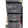 Image 2 : 3 DRAWER FILING CABINET,