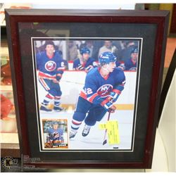 103)MIKE BOSSY PICTURE AND SIGNED CARD