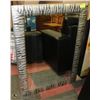 Image 1 : DECORATIVE WALL MIRROR 32 X 40
