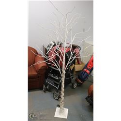 ILLUMINATED ARTIFICIAL TREE