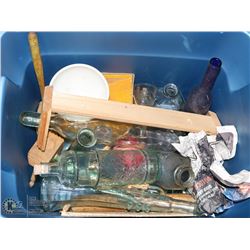 TOTE WITH ANTIQUE BOTTLES