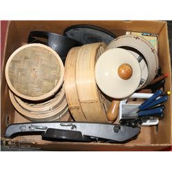 BOX WITH HOUSEHOLD INCL FONDUE SET, GRATER,