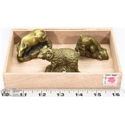 CIGAR BOX WITH 3 SOLID BRASS ANIMALS