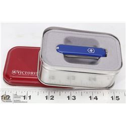NEW IN BOX VICTORINOX SWISS ARMY KNIFE