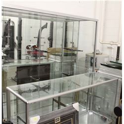 4 PC SHOWCASES, 3 COUNTERS & 1 BOOKSHELF STYLE