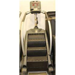 STAR TRAC STAIR CLIMBER