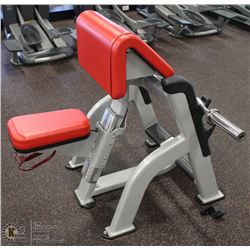 STAR TRAC PREACHER CURL