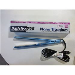 New Babyless Nano Titanium 1 1/4 inch Flat Iron straightener