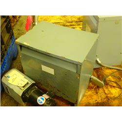 SQUARE D 33349-17212-035 3 PHASE INSULATED TRANSFORMER - 30 KVA - 30T3H