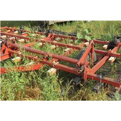 IHC vibra shank cultivator