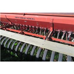 IHC 100 press drill seeder 24 run x 6’’ space, rubber press