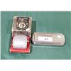 Image 1 : 2 VINTAGE RAZOR STROPPERS