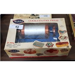 VINTAGE COOKY-PASTRY PRESS