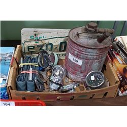 BOX LOT OF VINTAGE ITEMS