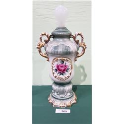 VICTORIAN PORCELAIN TABLE LAMP
