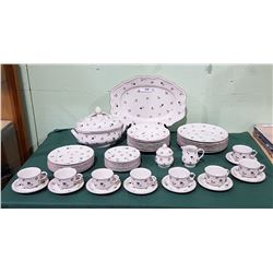 52 PC SET VILLEROY & BOCH "PETITE FLEUR" CHINA